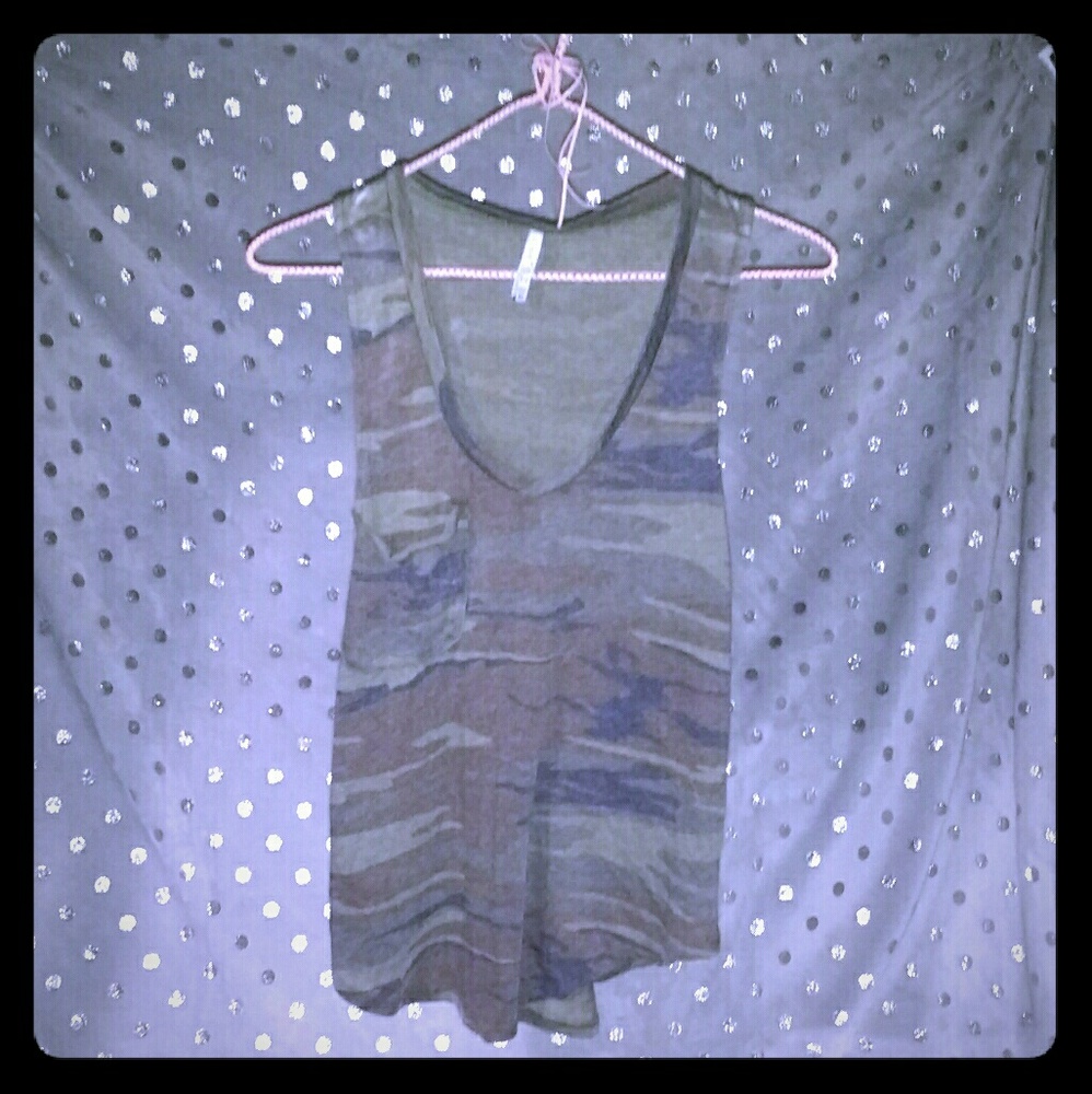 Camo tank